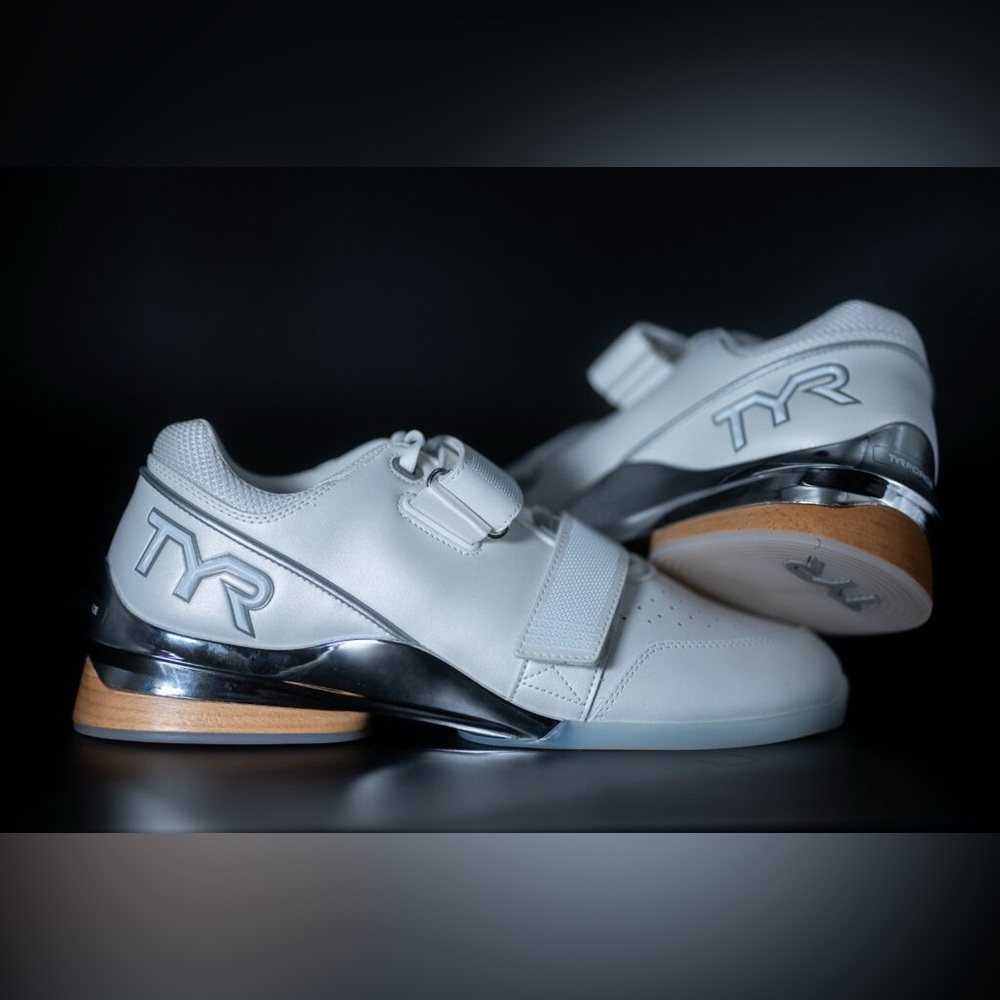 TYR Women’s TYRFORCE Elite Carbon Lifter White and Silver Athletic Shoes Size 8